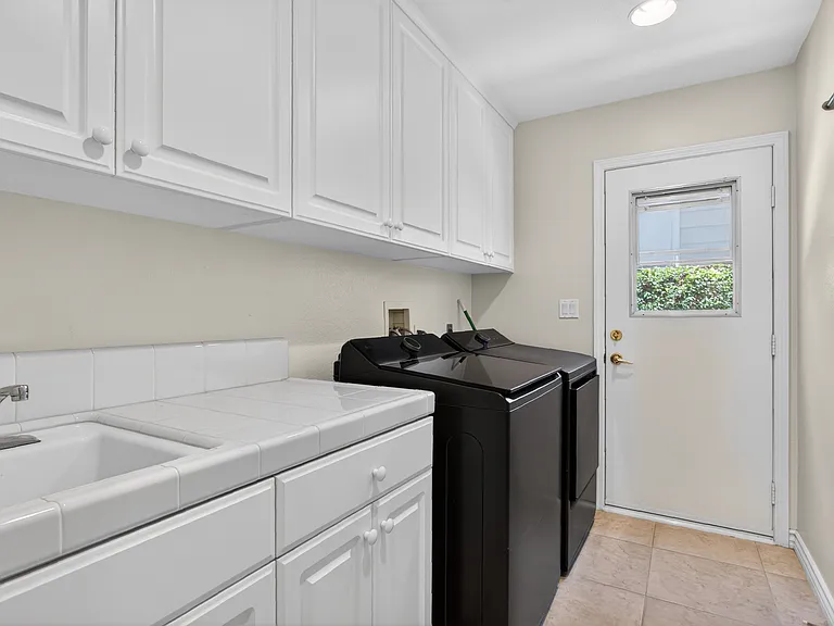 23611 Marin Way — Photo 37