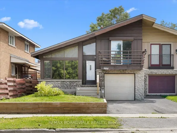 1864 Lenester Ave, Ottawa, ON K2A 3W8