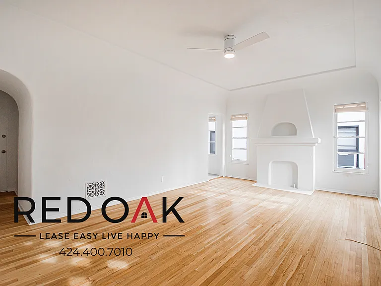 366 N Gardner St #366 — Photo 1