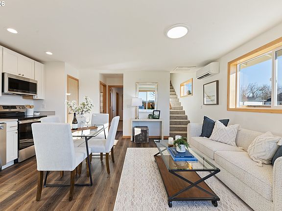 3rd image of 5275 Forest Ln