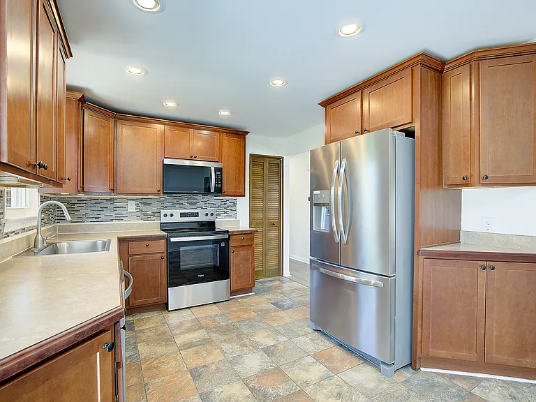 6417 Kaine Dr — Photo 15
