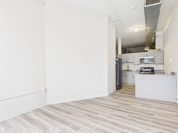 3rd image of 10 S 14th St #206