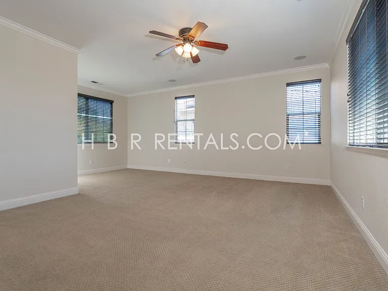 237 E Legacy Dr — Photo 24