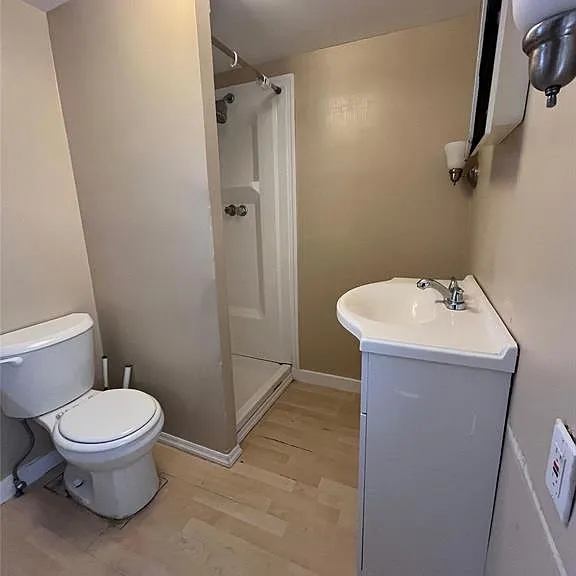 146 Bayview Ave — Photo 6