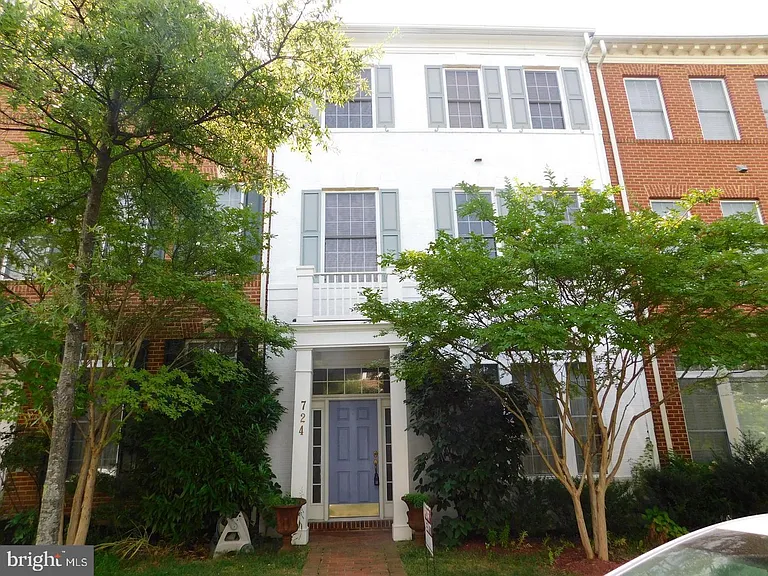 724 Ridgemont Ave — Photo 1