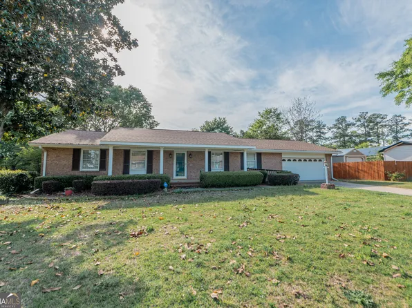 1109 Kenwood Dr, Perry, GA 31069