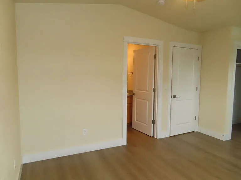 2587 Justine Ln — Photo 12