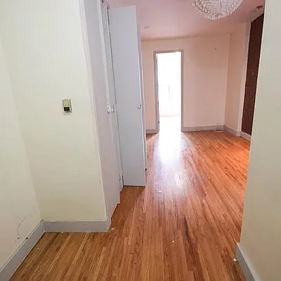 Rented by Nooklyn NYC LLC | media 18