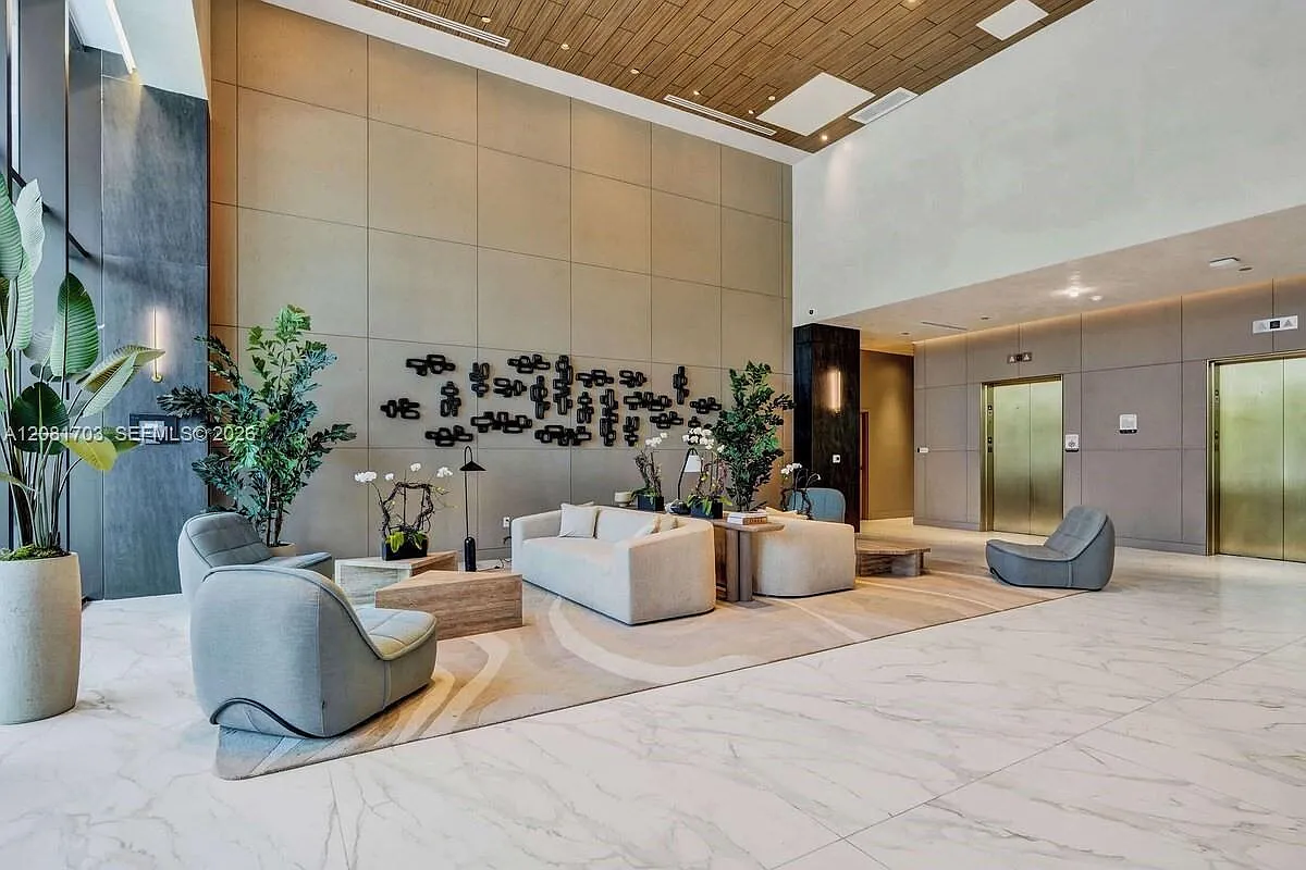 1 bed, 1.0 bath, 435 sqft, $5,000 — Photo 2