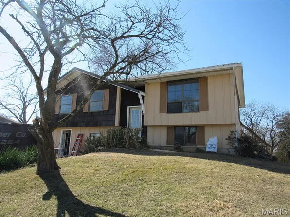 903 Woodland Hills Dr, Robertsville, MO 63072