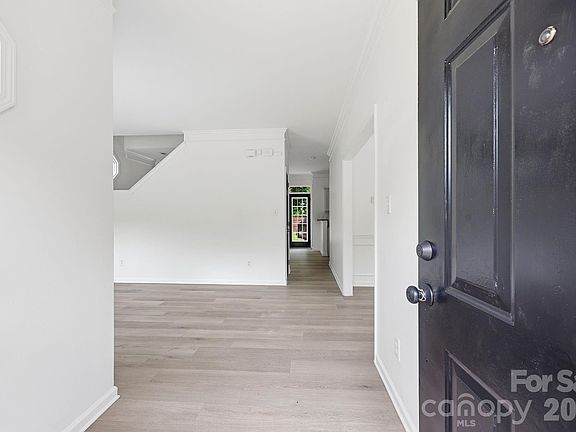 3rd image of 5423 Starflower Dr