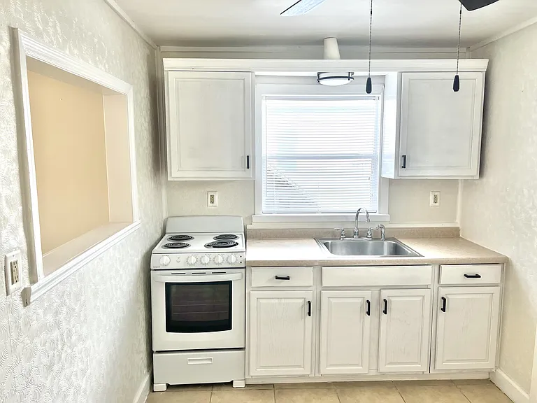 451 Skinner Blvd — Photo 7