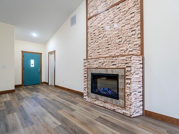 5th image of 2901 92nd Rd