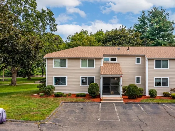 6 Arbor Way APT A, Holyoke, MA 01040