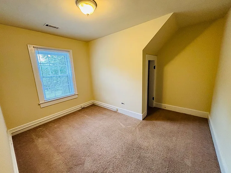1410 N Main St — Photo 20
