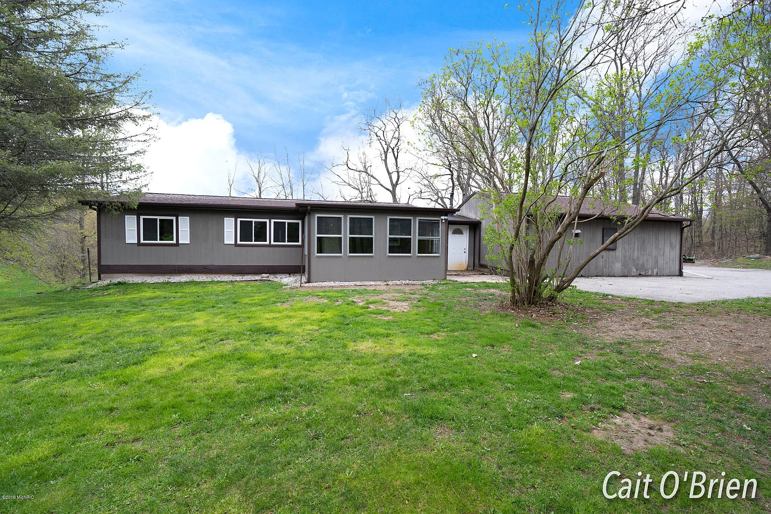 10199 Belding Rd NE photo 1