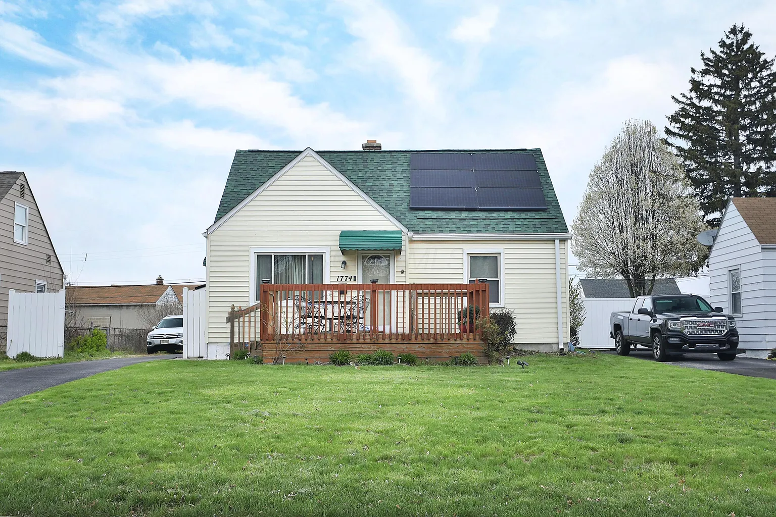 1774 Audrey Rd photo 1