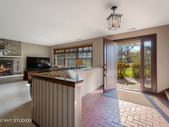 3rd image of 5 Stone Haven Dr
