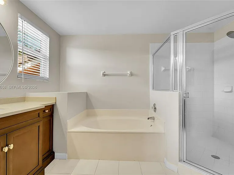 9840 NW 19th Pl — Photo 8
