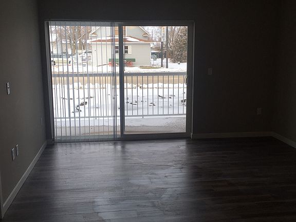 1 bedroom living room