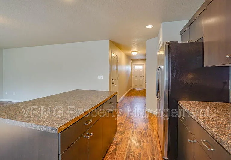 6117 NE 105th Ave — Photo 8