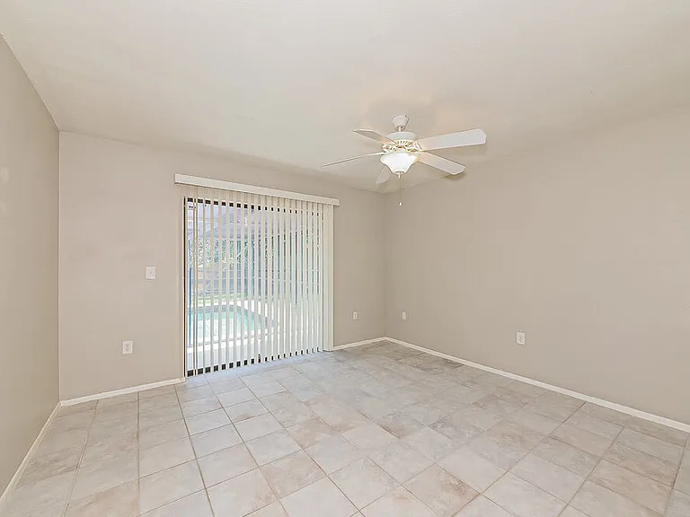 4277 Lancaster Dr — Photo 8