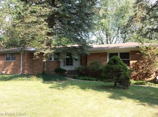 870 Barilane Dr, Troy, MI 48084