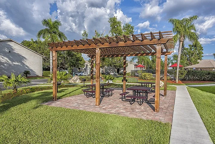 Pinnacle Estates Apartments — Photo 20