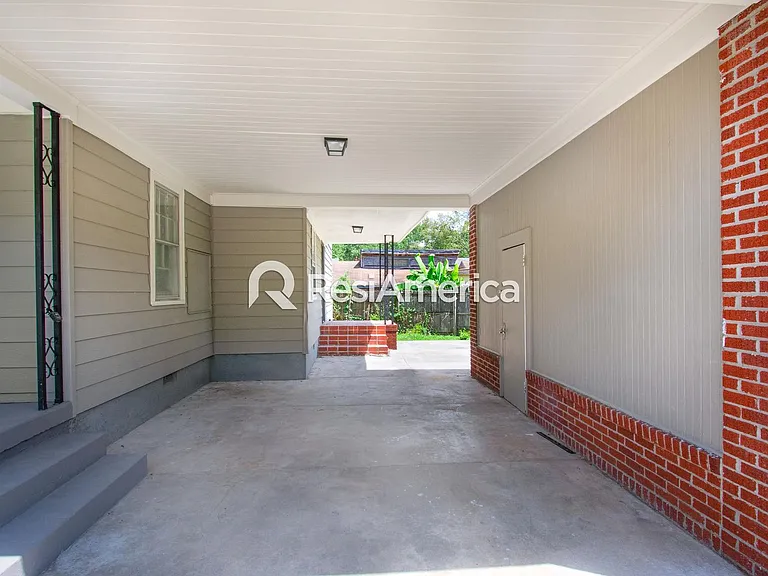 940 Dillworth St — Photo 3