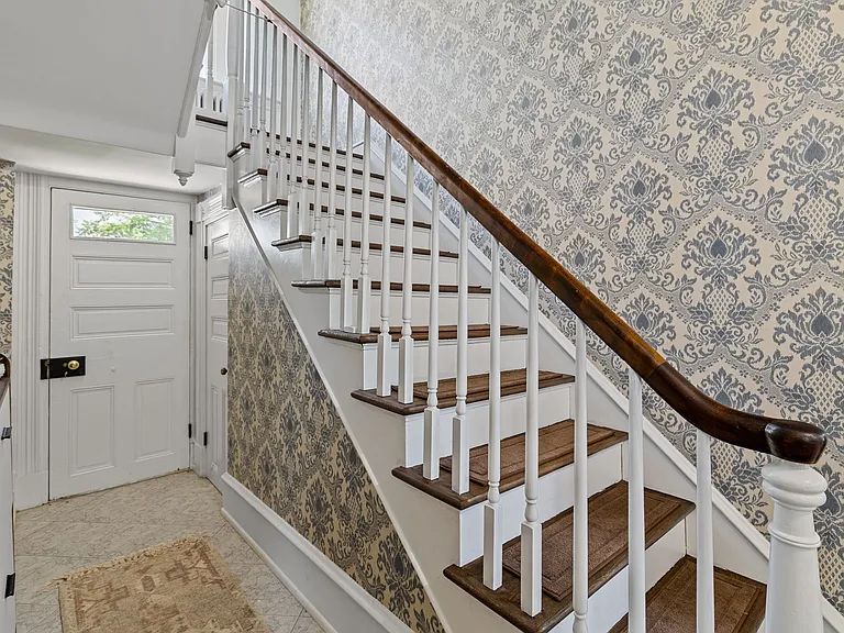 571 N Newtown Street Rd — Photo 19