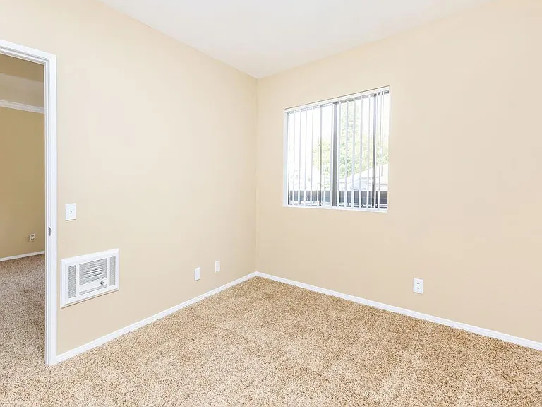 Heritage Park Alta Loma 55+ — Photo 35