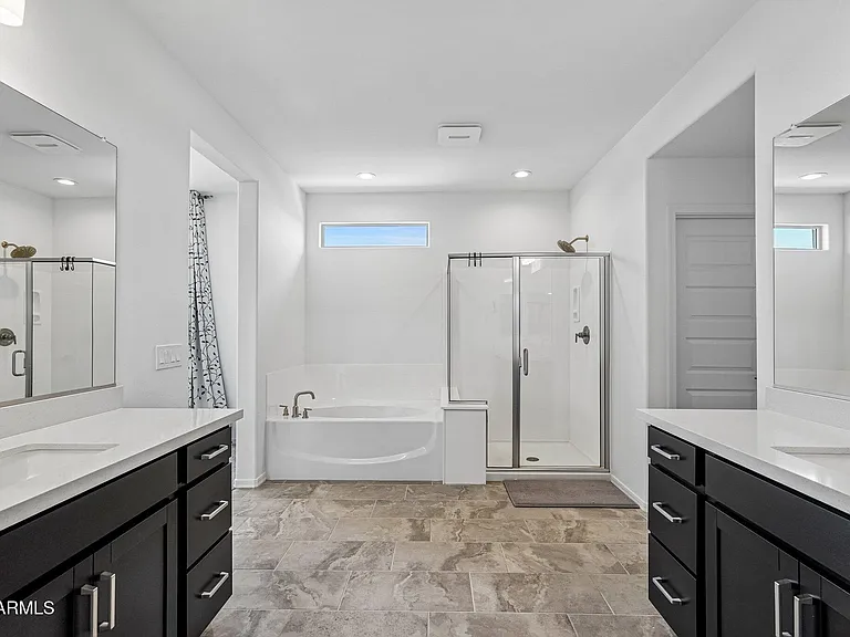 9019 W Denton Ln — Photo 42