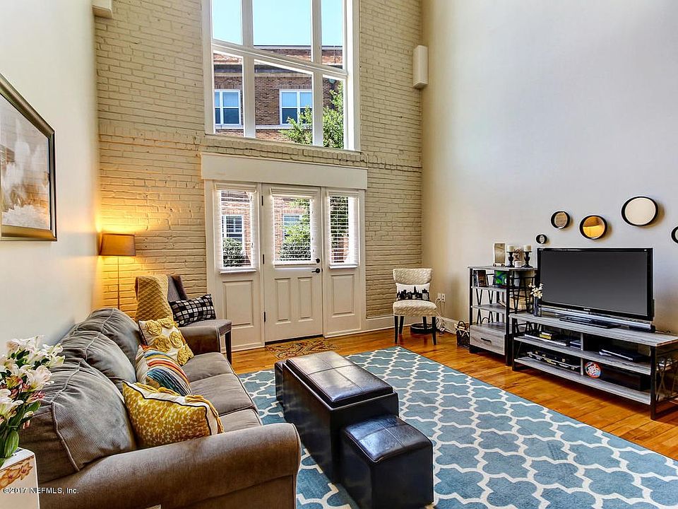 2525 College St Jacksonville-MLS_Size-01