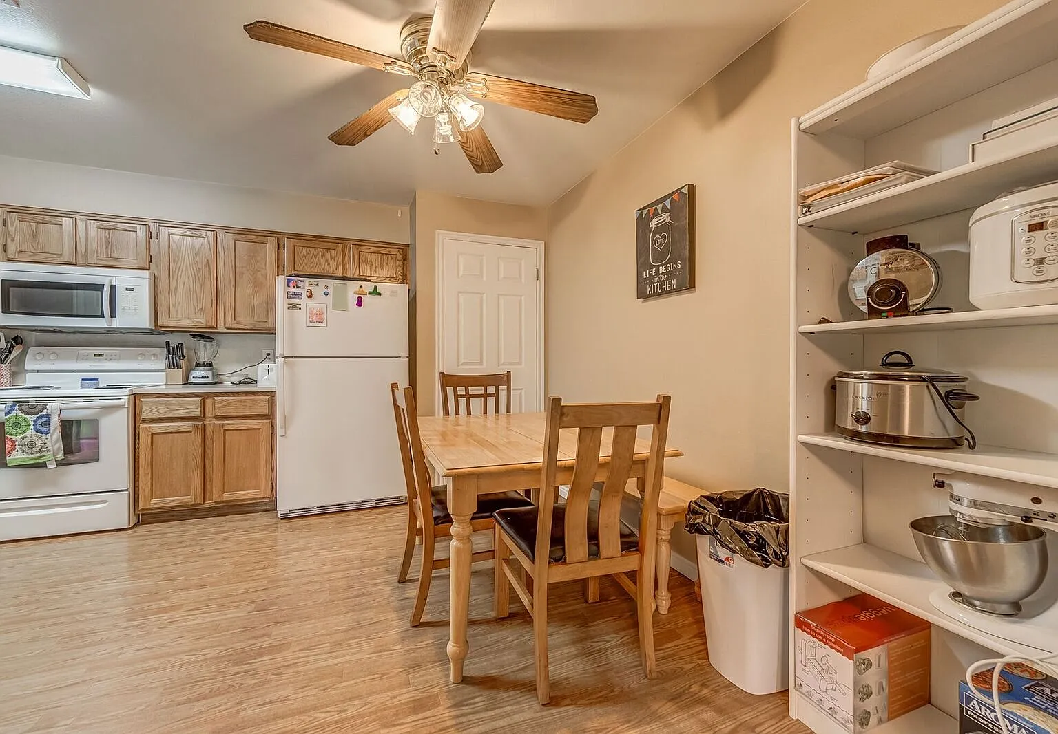 2 bed, 988 sqft, $449 — Photo 3
