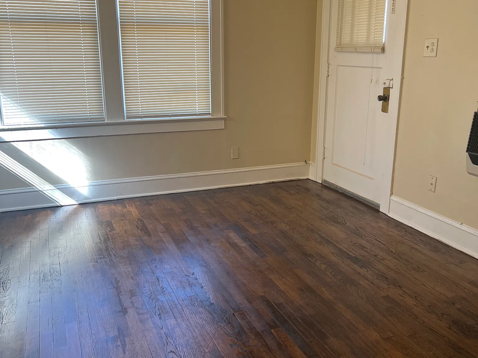 1 bed, 700 sqft, $595 — Photo 3