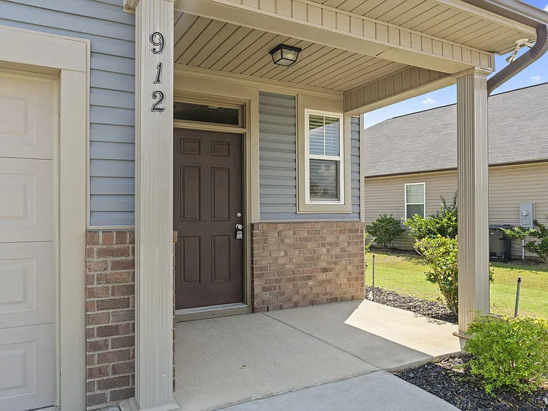 912 Newburn Dr — Photo 5