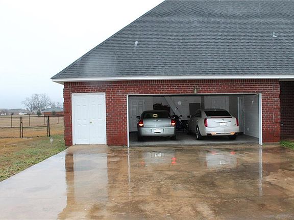 4th image of 188 Celina Dr