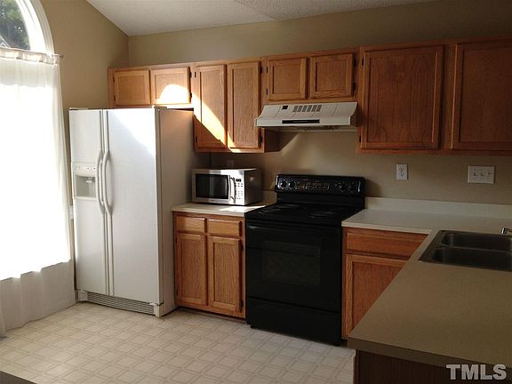 4th image of 105 Kingsley Woods Dr