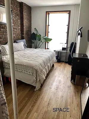 Rented by Space Real Estate | media 25