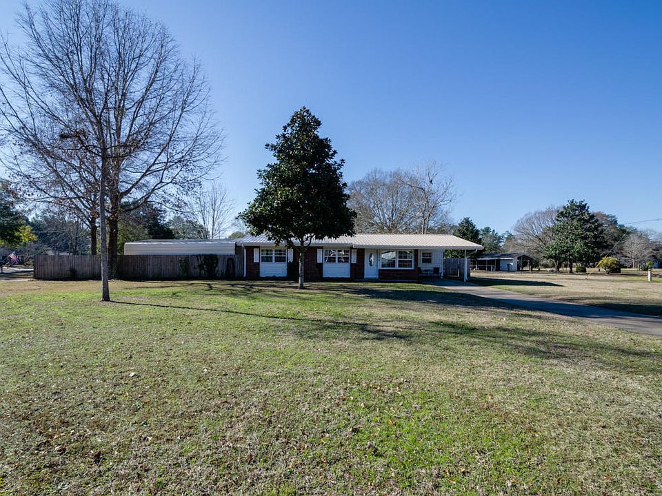 1st image of 202 Powell Dr