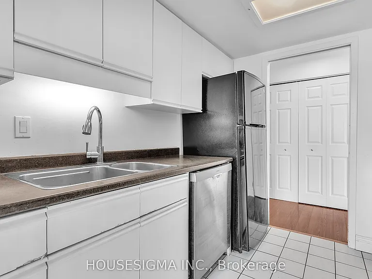 7 Picton St #601 — Photo 15