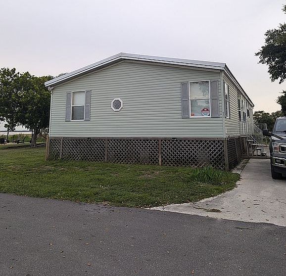 1st image of 252 Lakeside Dr #252