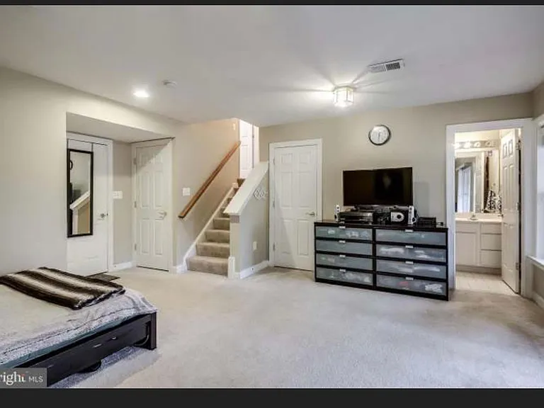 8203 Glade Bank Dr — Photo 4