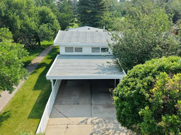 2409 W 20th St N, Lethbridge, AB T1H 4T9