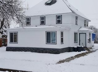 320 3rd St SE, Rugby, ND 58368