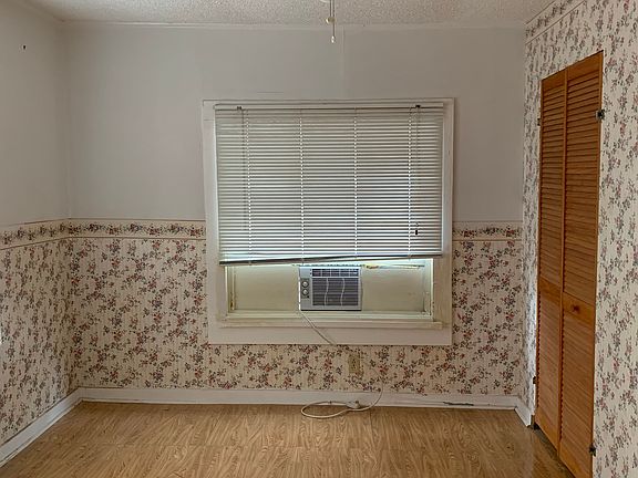 2nd image of 917 Pinellas St