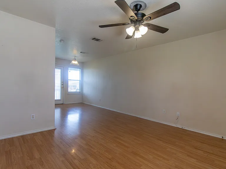 5710C Greengate Dr — Photo 5