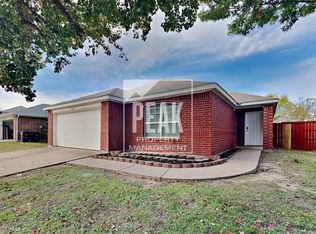 9724 Stoney Bridge Rd, Fort Worth, TX 76108