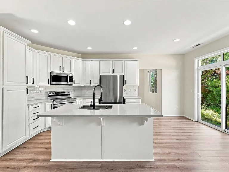6038 Discovery St E — Photo 17