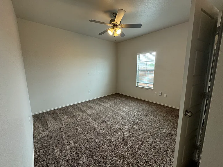 11824 Evanston Ave — Photo 23